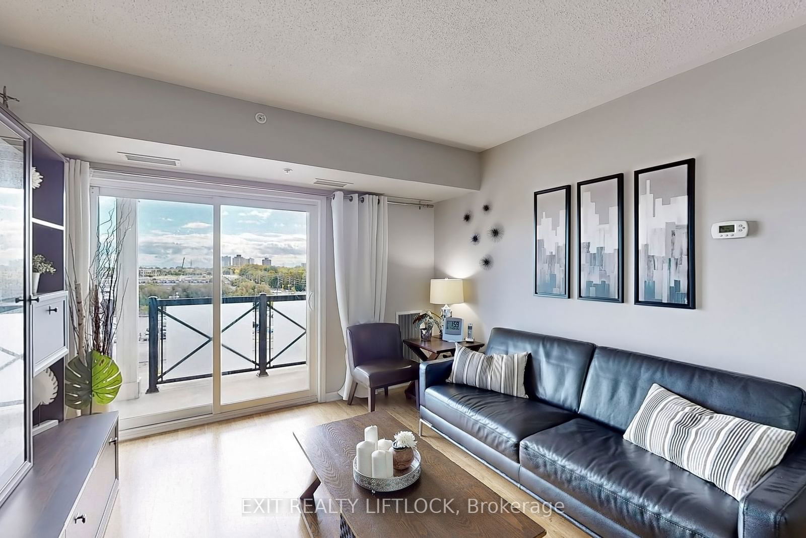 10 Mendelssohn St, unit 423 for sale