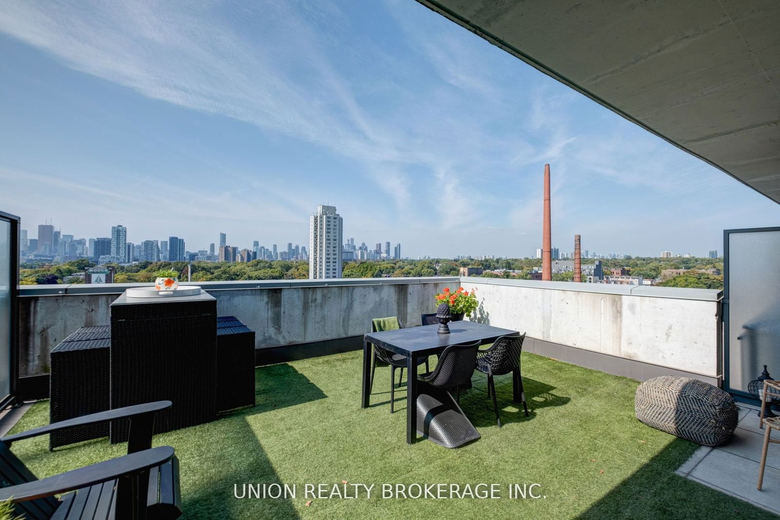 1190 Dundas St E, unit 917 for sale