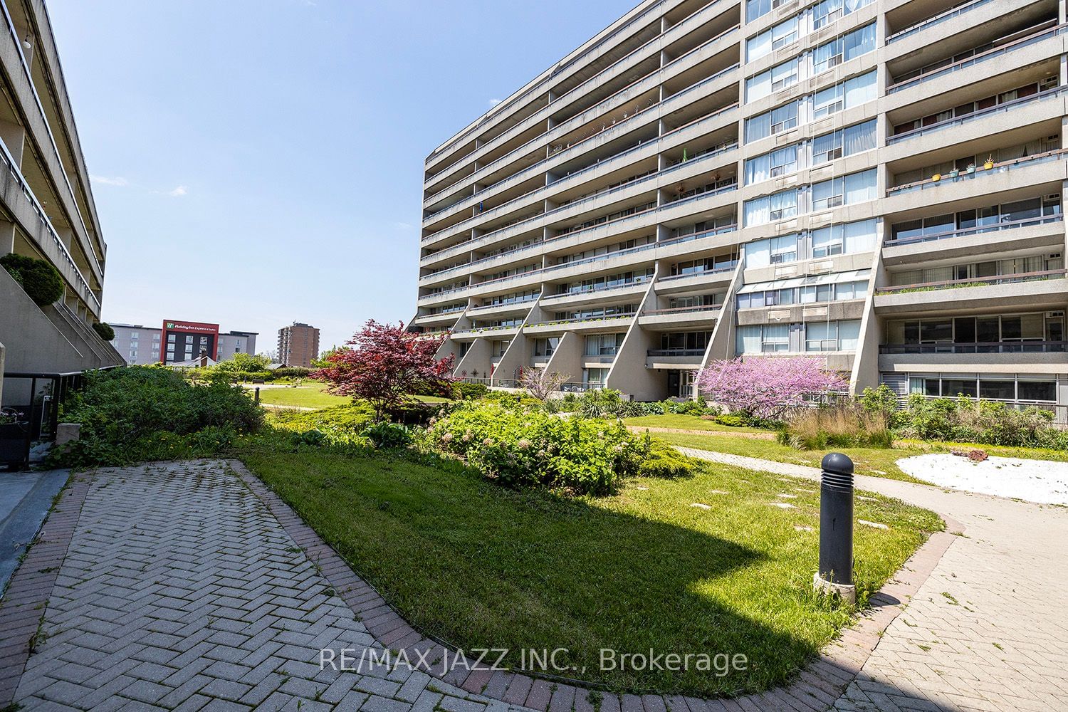 Mclaughlin Square Condos, Oshawa, Toronto