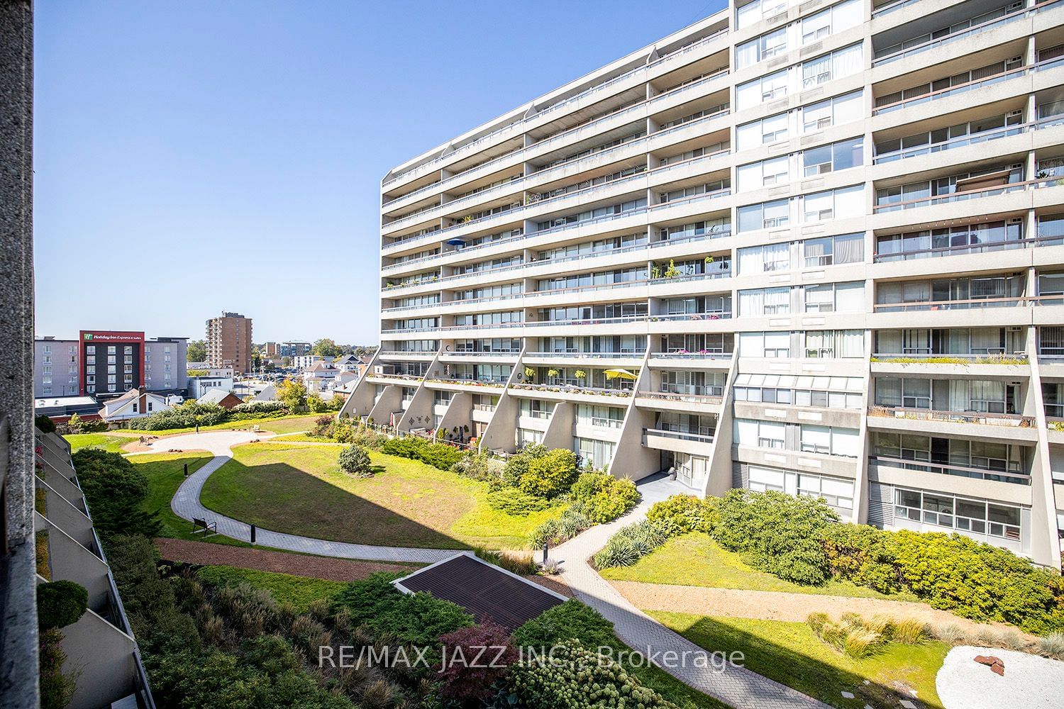 Mclaughlin Square Condos, Oshawa, Toronto