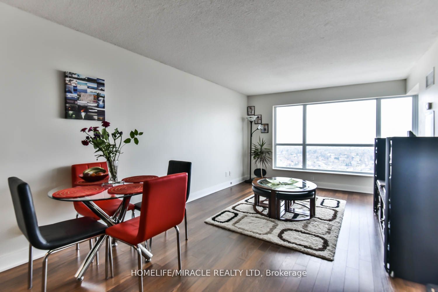 135 Village Green Sq, unit 2826 for rent