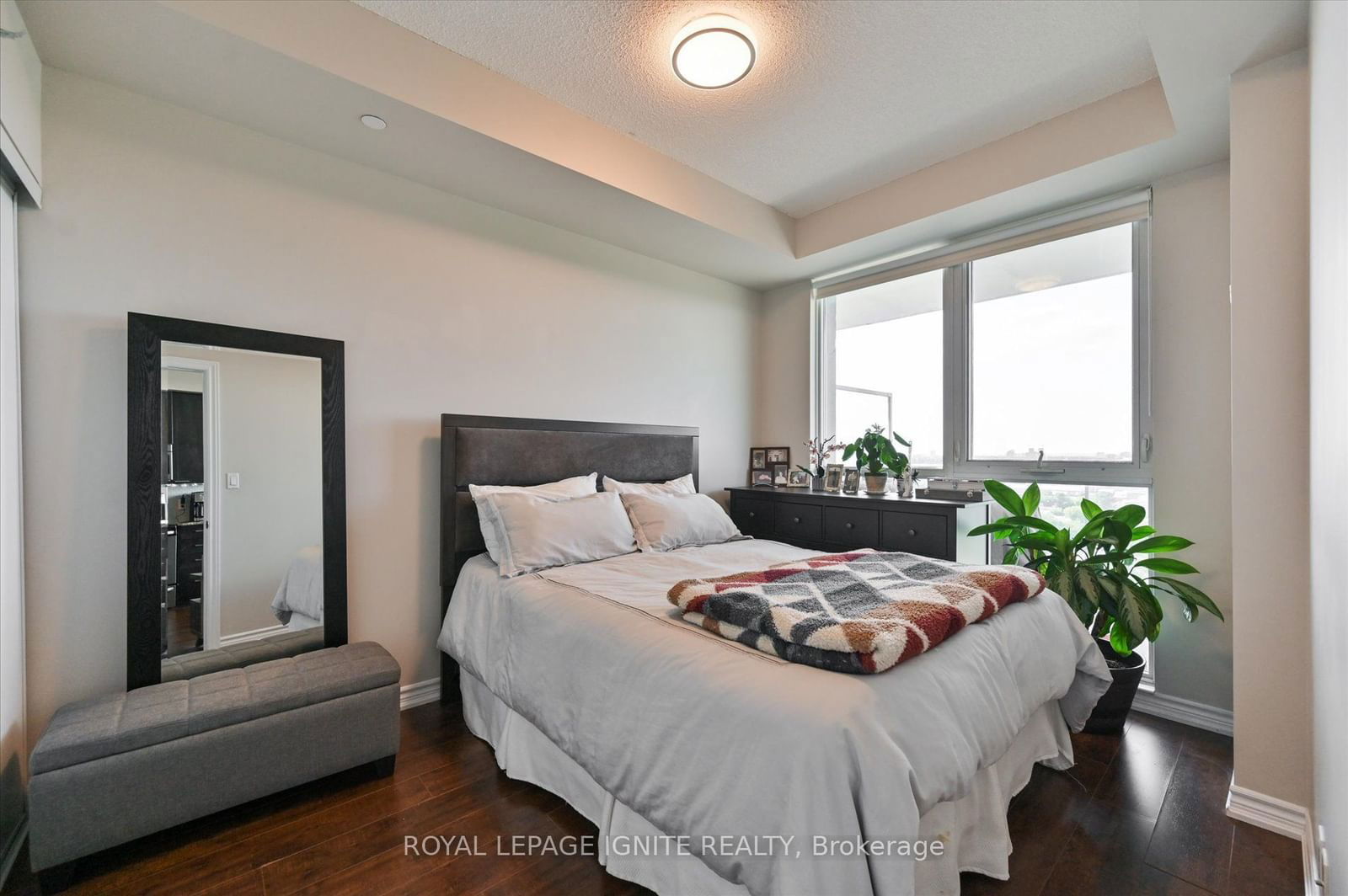 1328 Birchmount Rd, unit 1606 for sale