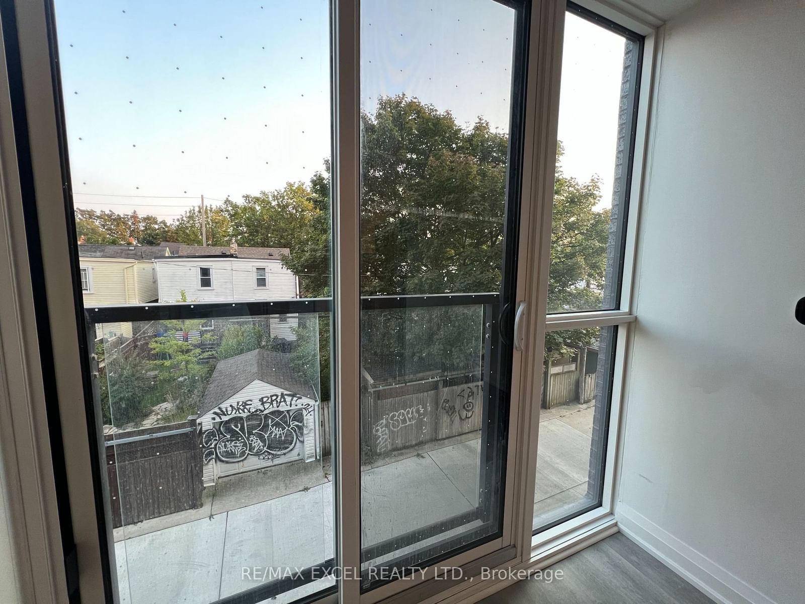 2369 Danforth Ave, unit 215 for rent