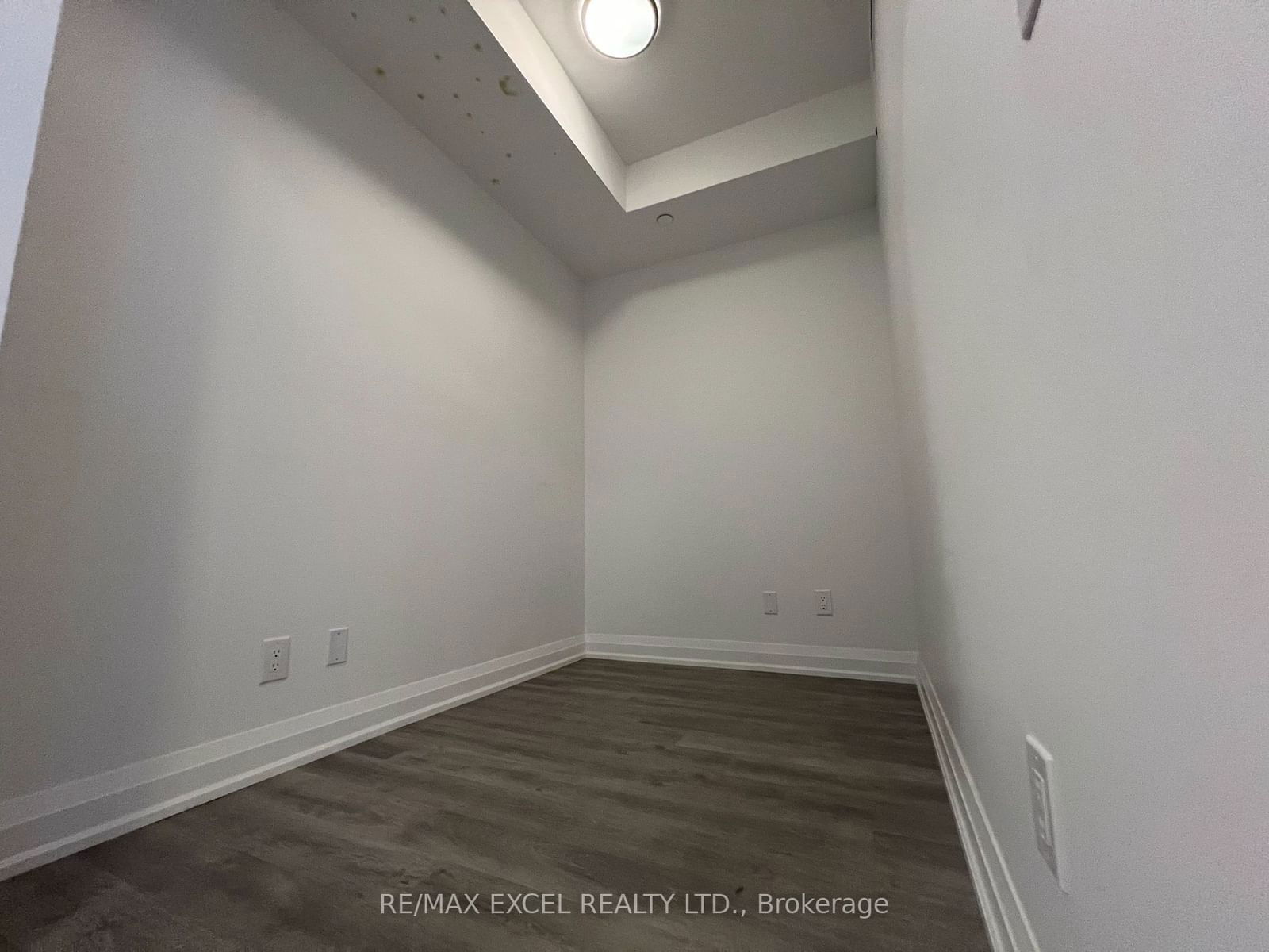 2369 Danforth Ave, unit 215 for rent