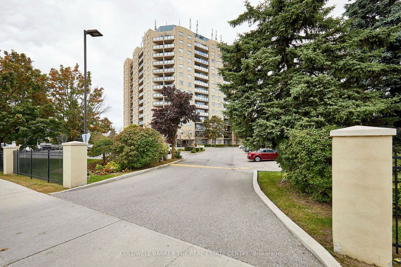 2 Westney Rd N, unit 401 for sale