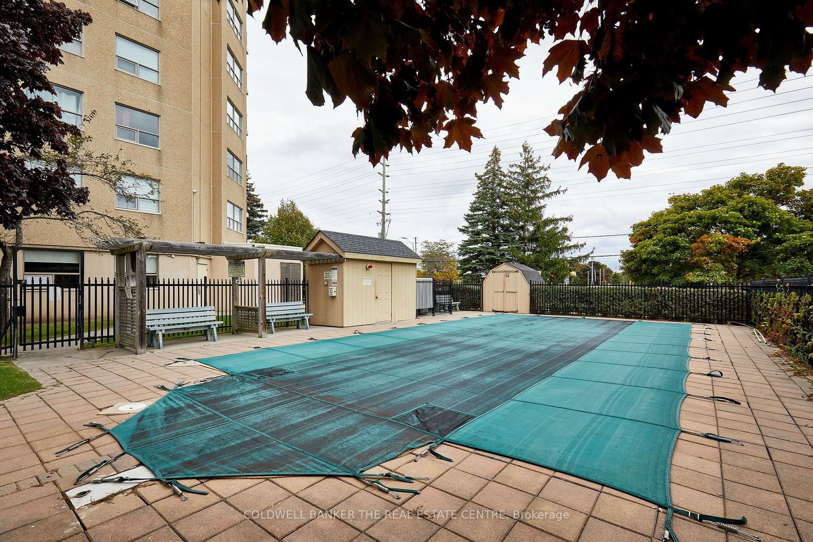 2 Westney Rd N, unit 401 for sale