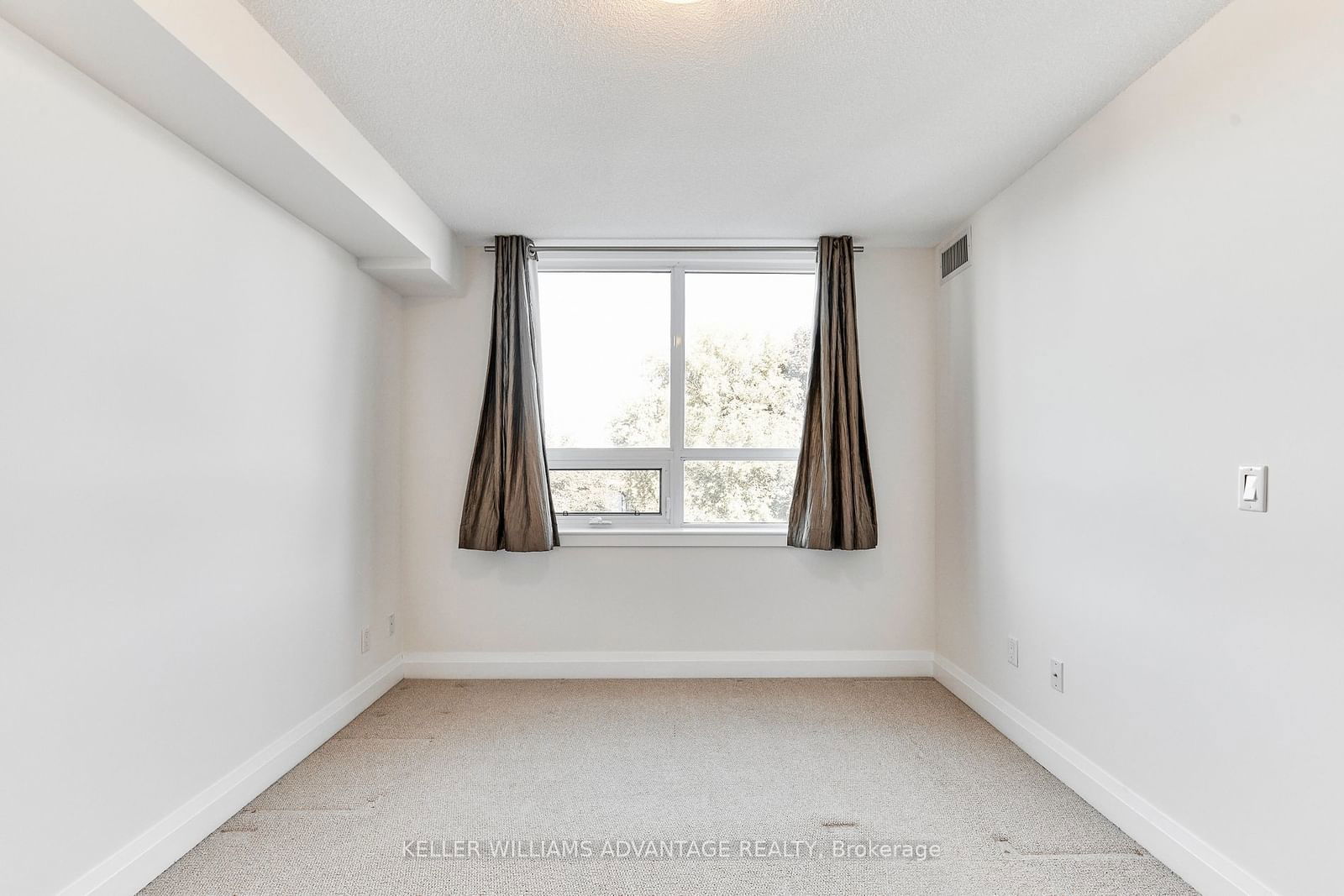 3520 Danforth Ave, unit 301 for rent