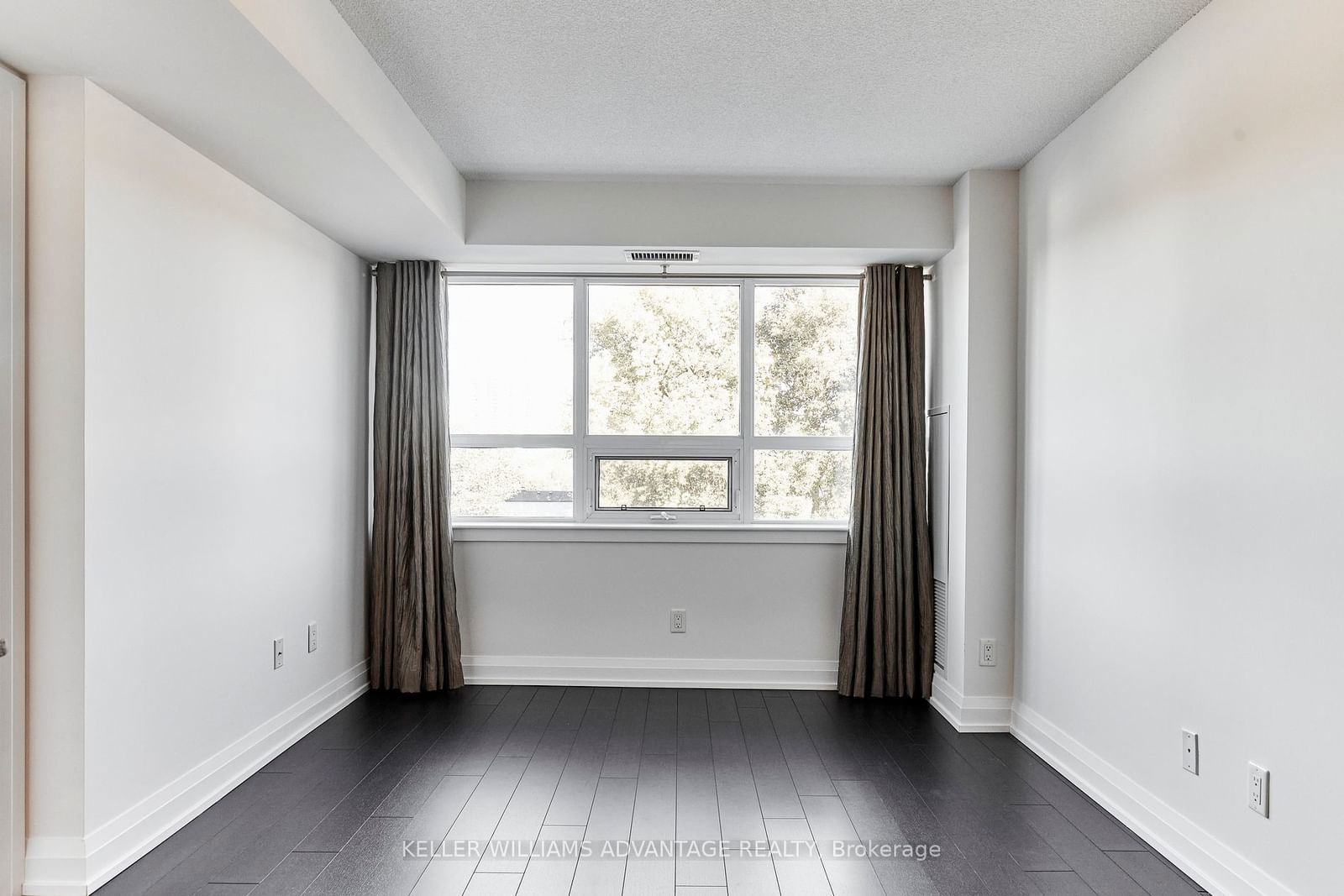 3520 Danforth Ave, unit 301 for rent