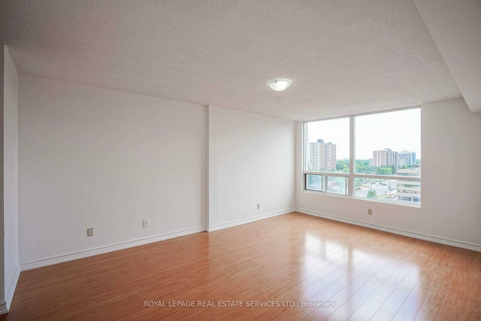 1 Reidmount Ave, unit 1004 for rent