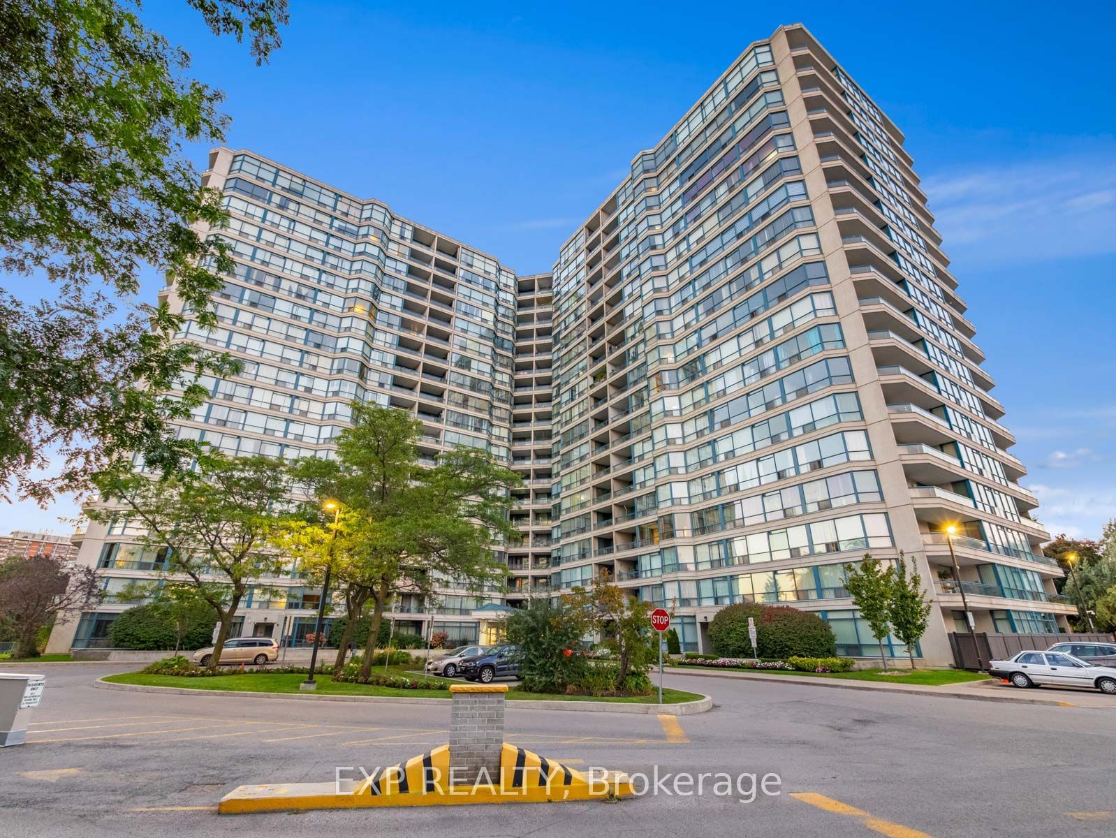 4725 Sheppard Ave E, unit 712 for sale