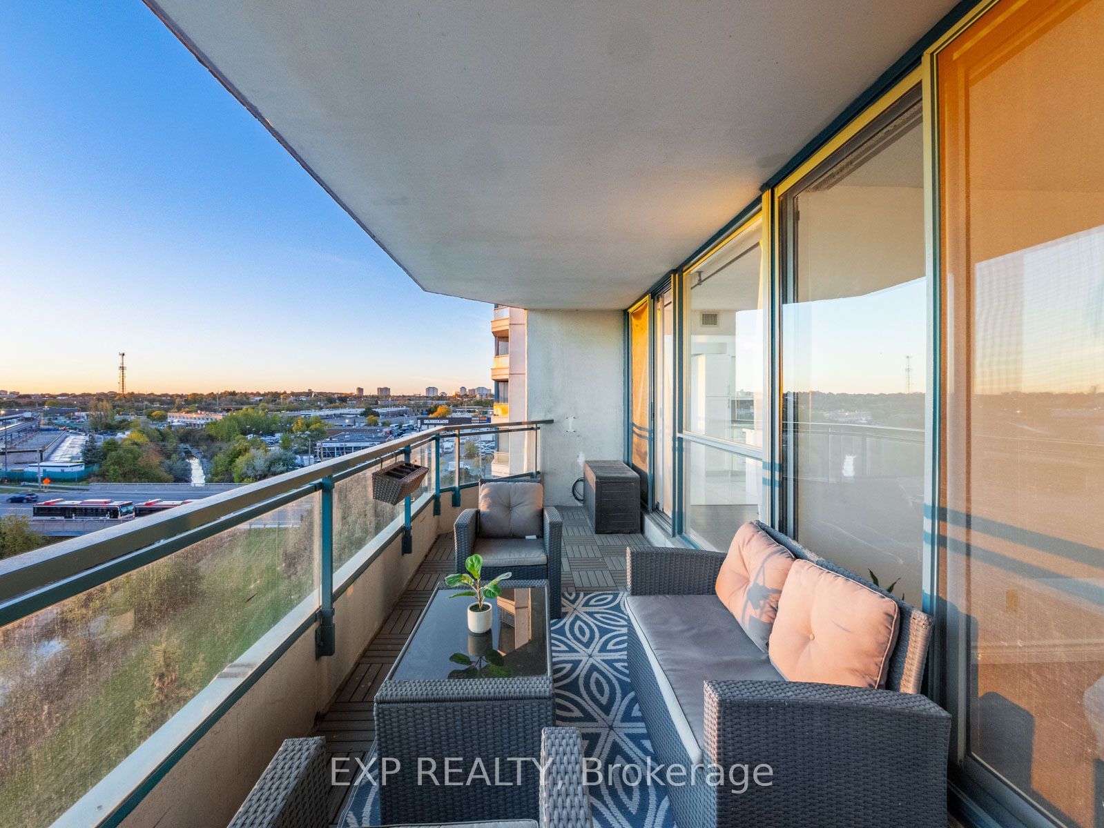 4725 Sheppard Ave E, unit 712 for sale