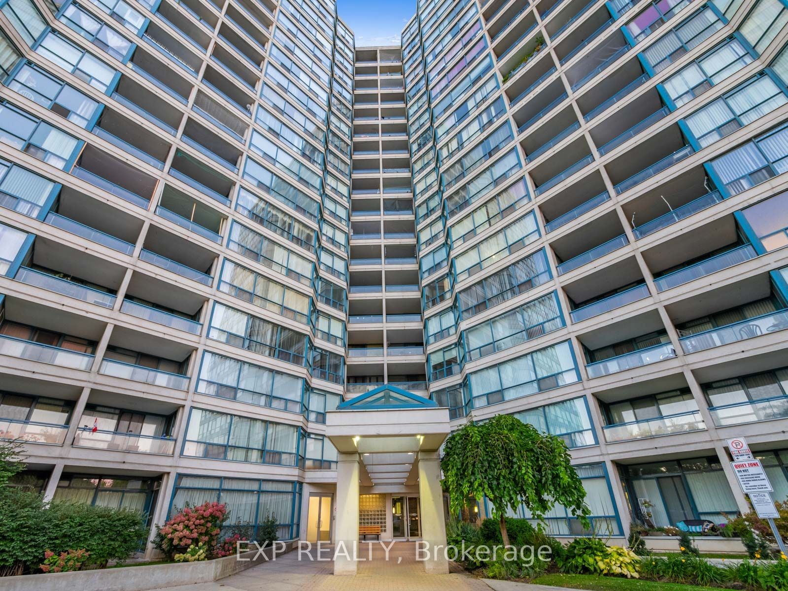 4725 Sheppard Ave E, unit 712 for sale