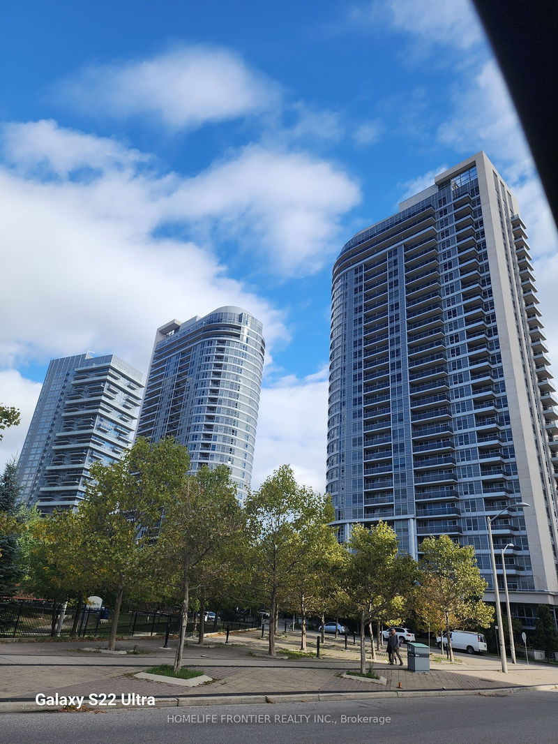 181 Village Green Sq, unit 1812 for rent