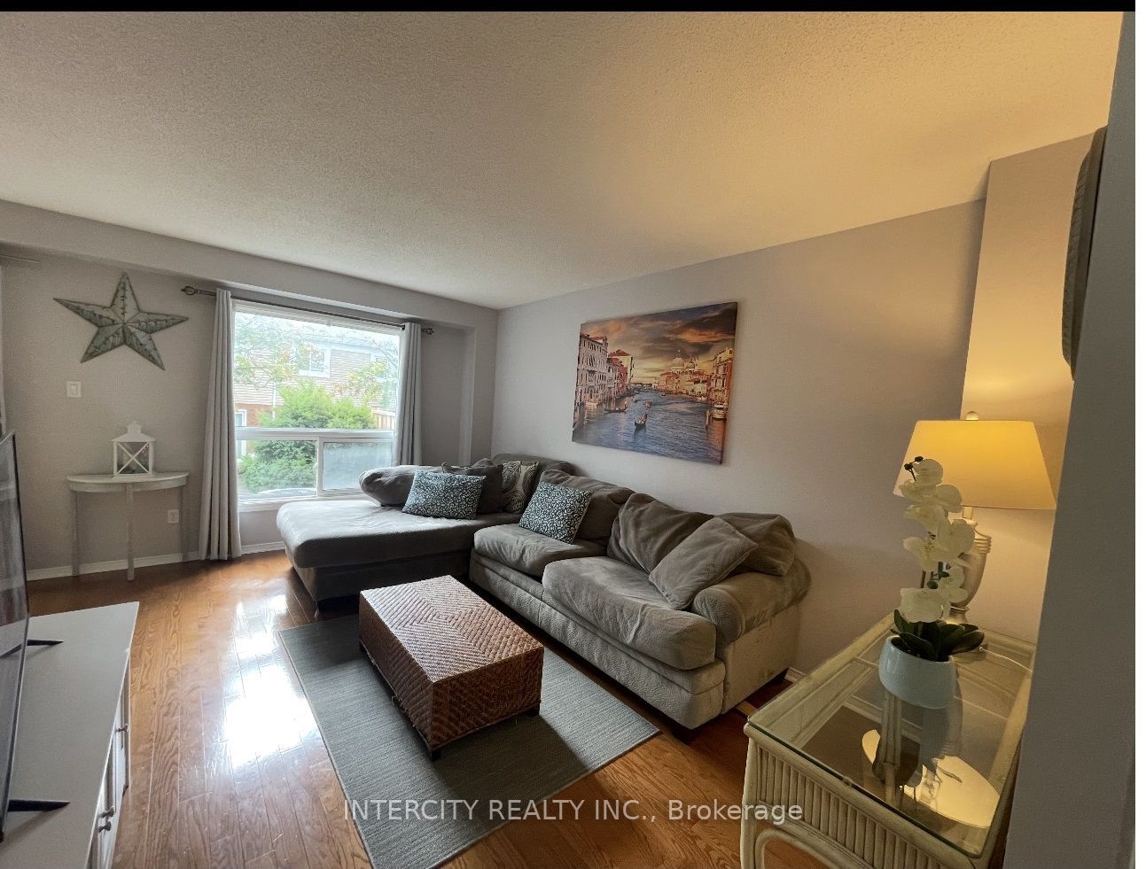 10 Bassett Blvd, unit 184 for sale