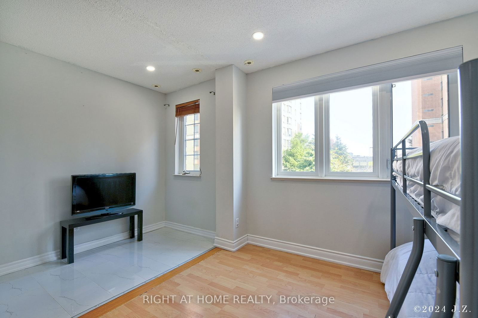 1881 Mcnicoll Ave, unit 515 for sale