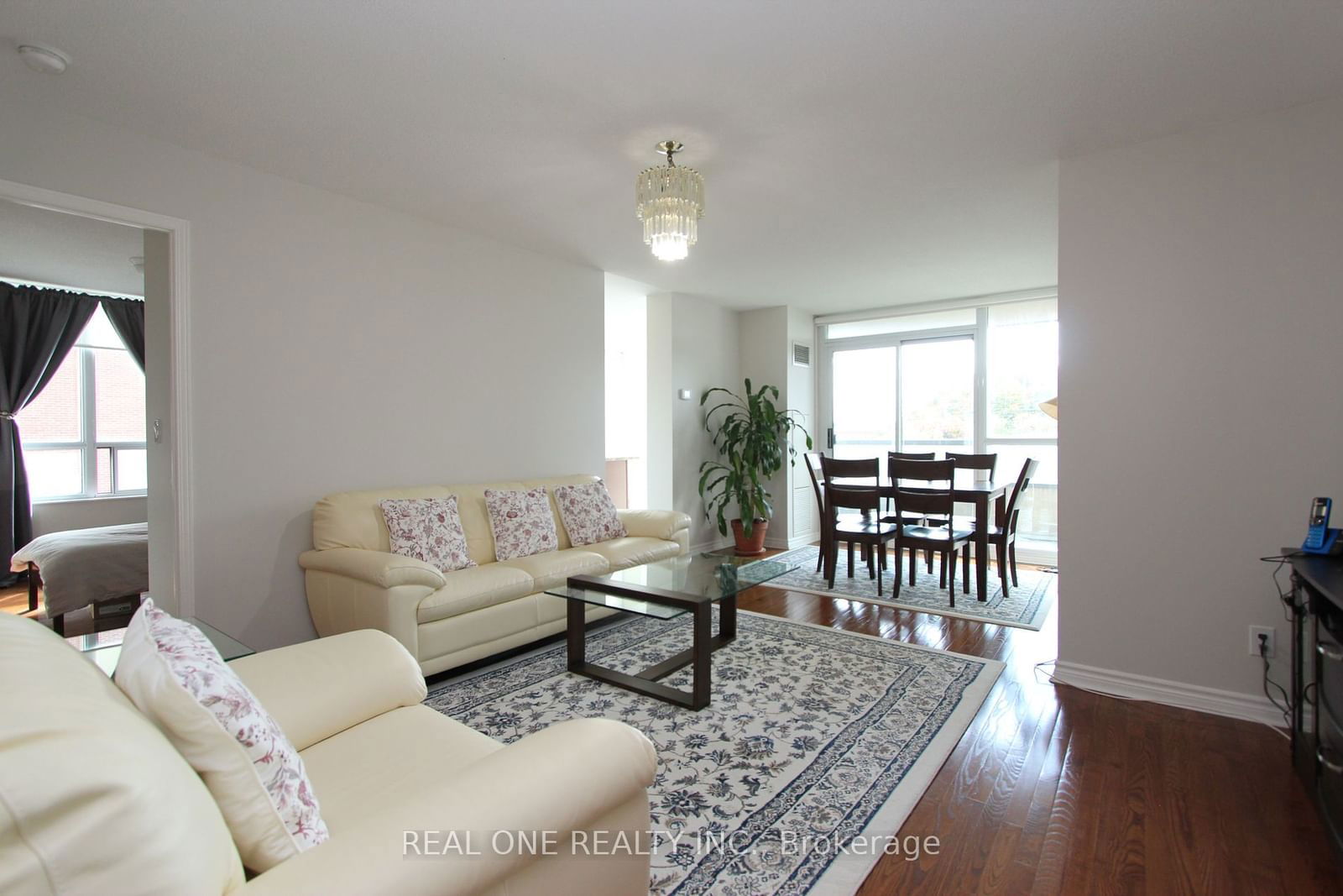 68 Grangeway Ave, unit 511 for rent