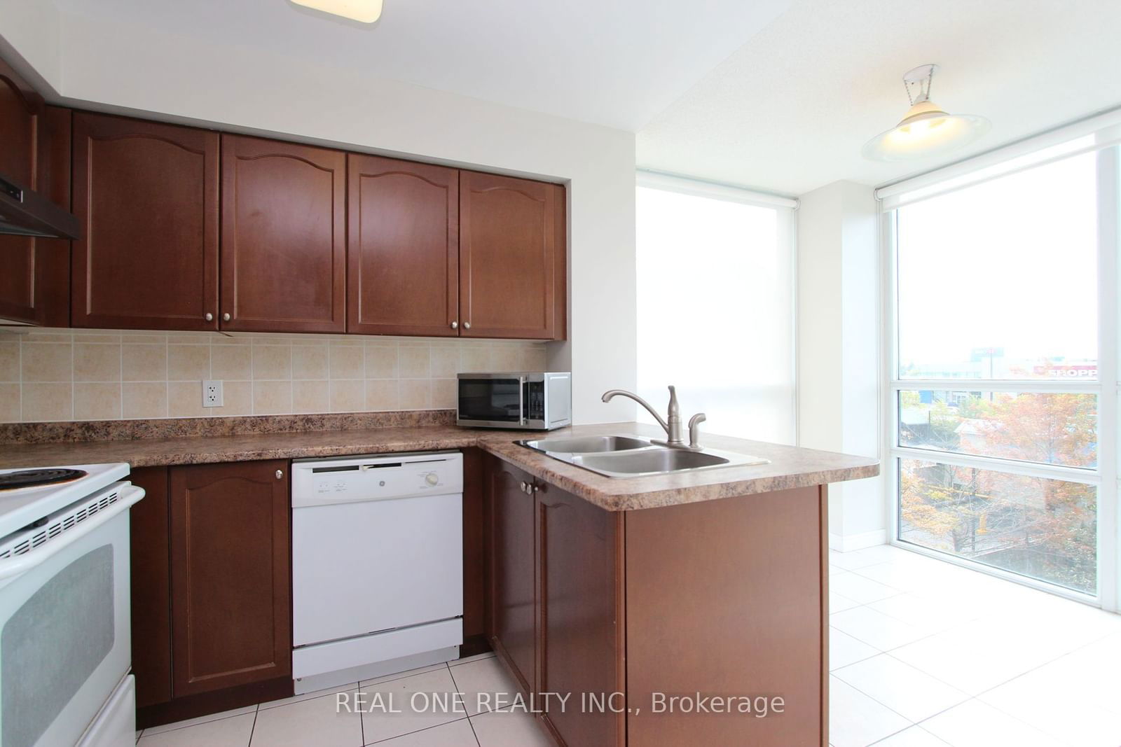 68 Grangeway Ave, unit 511 for rent