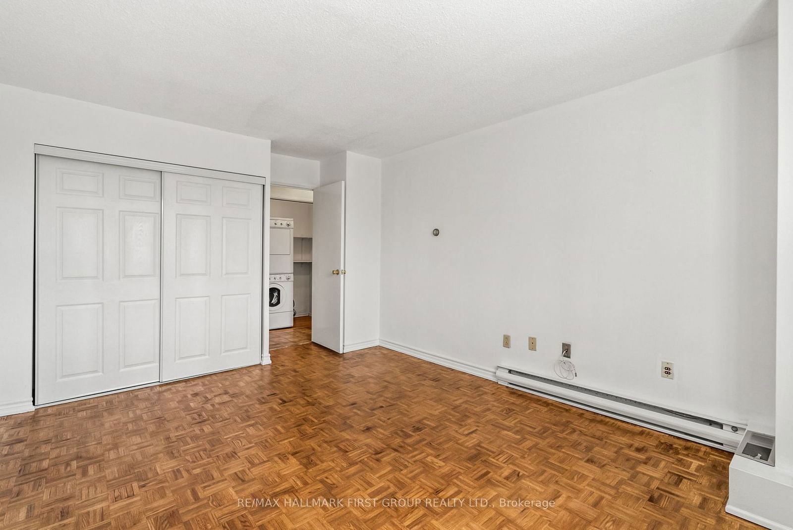 363 Simcoe St N, unit 305 for sale