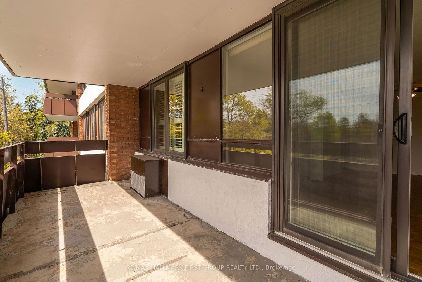 363 Simcoe St N, unit 305 for sale