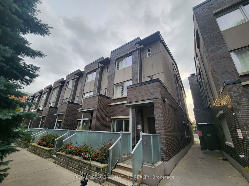 330 Village Green Sq, unit 8 for rent