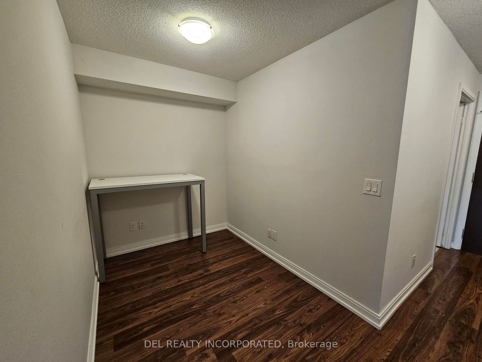 151 Village Green Sq, unit 705 for rent