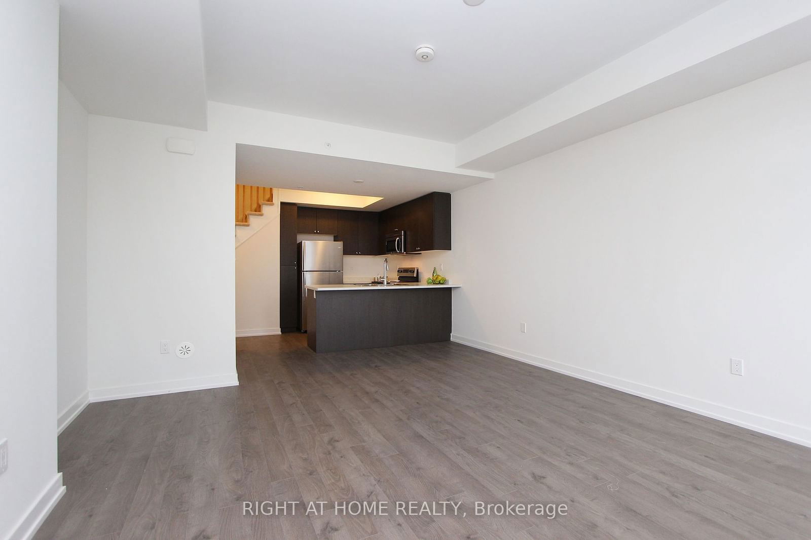 1555 Kingston Road, unit 110 for rent