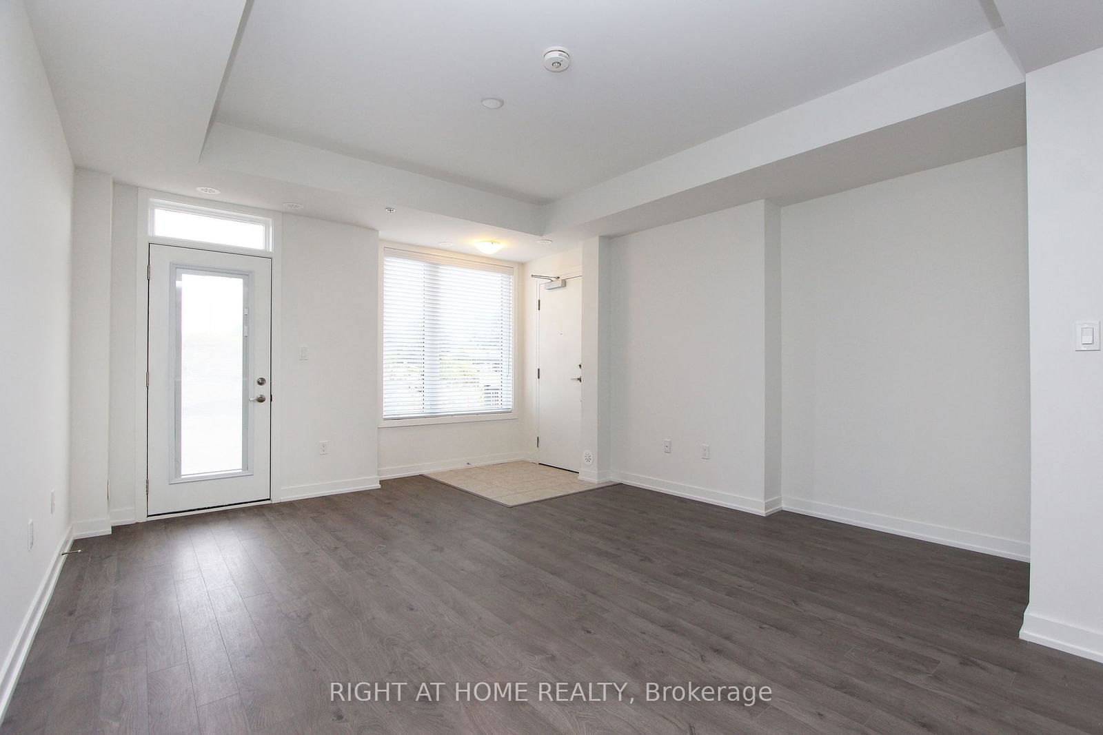 1555 Kingston Road, unit 110 for rent