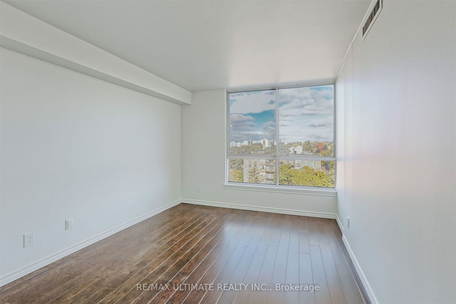 1665 Victoria Park Ave, unit 908 for sale