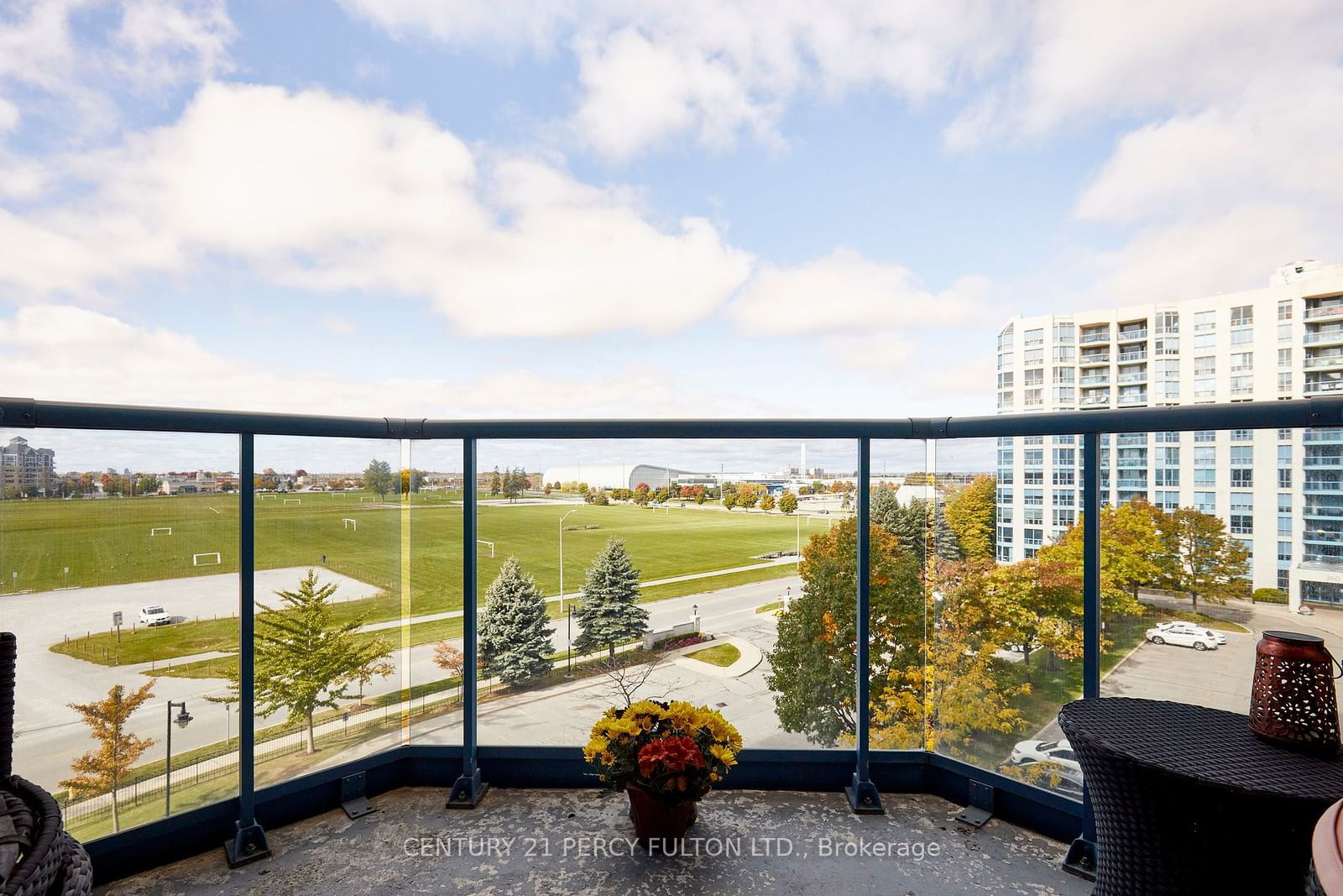 340 Watson St W, unit 515 for sale