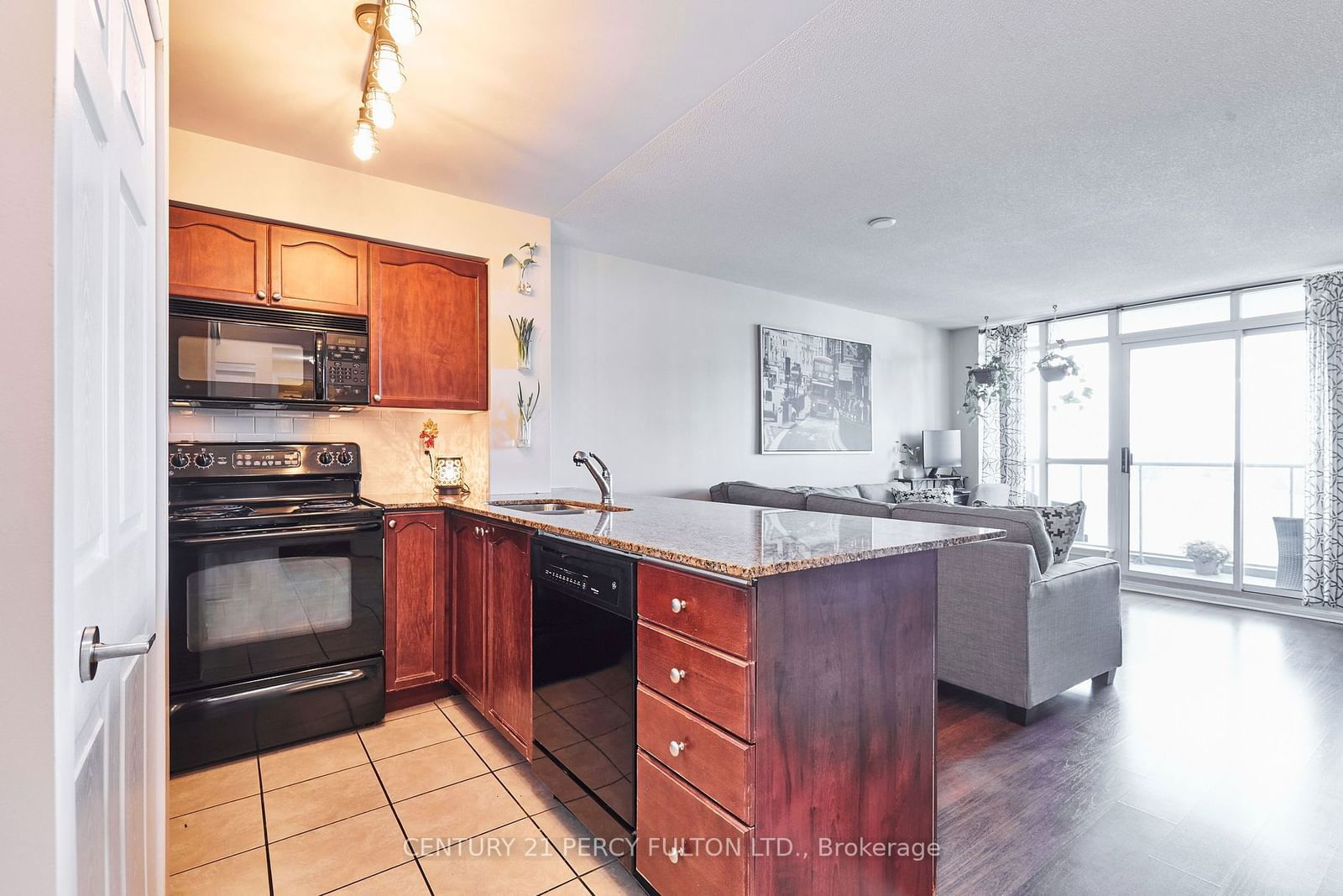 340 Watson St W, unit 515 for sale