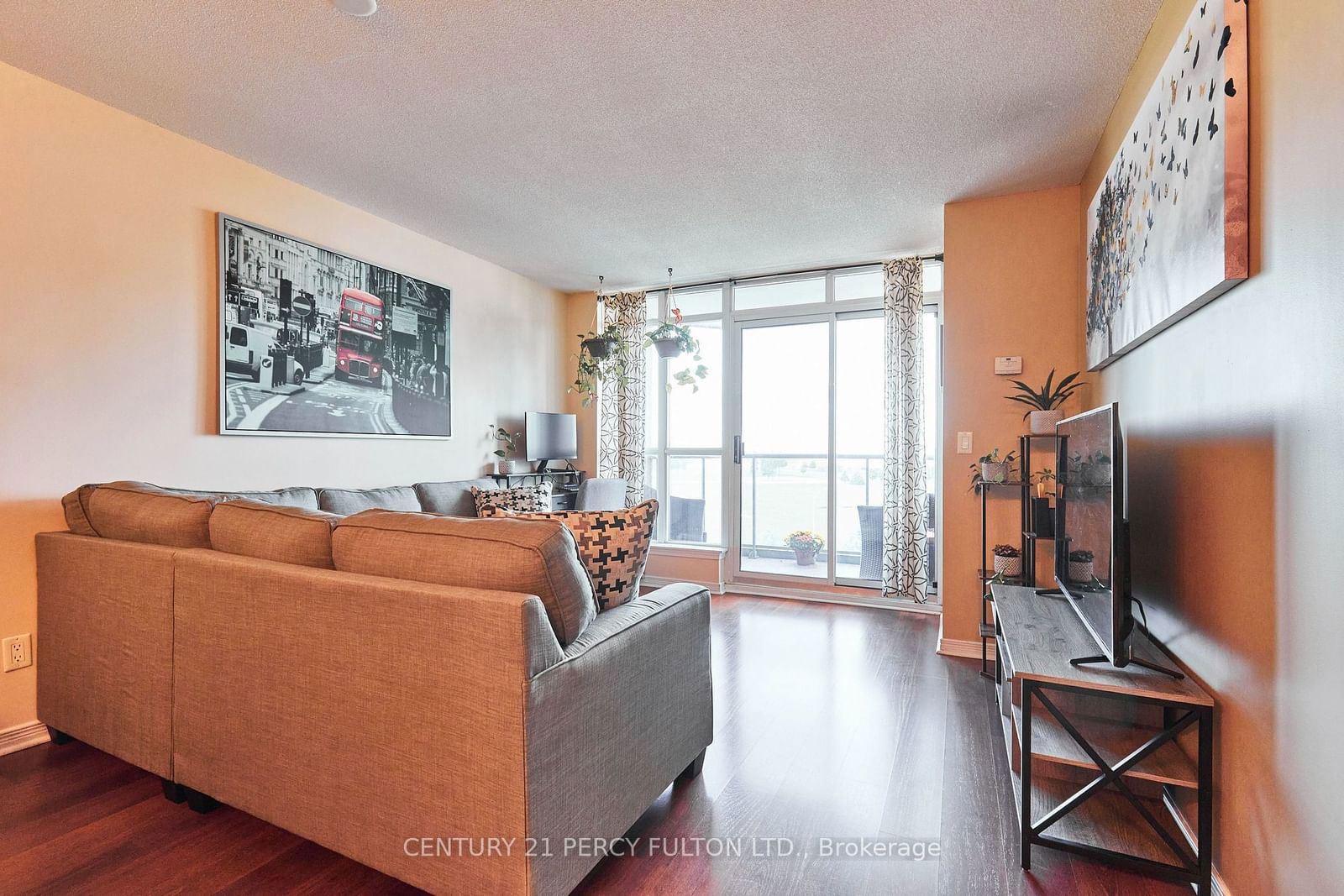 340 Watson St W, unit 515 for sale