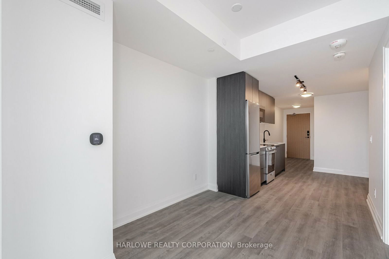 2369 Danforth Ave, unit 811 for rent