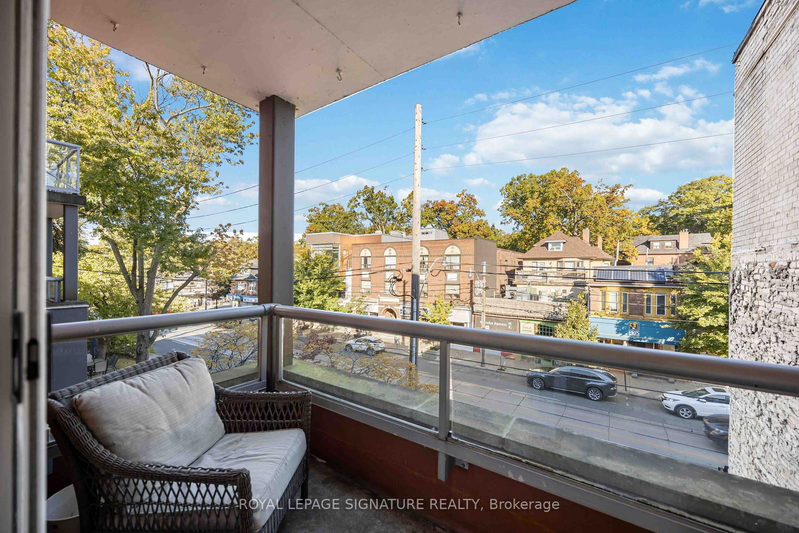 2371 Queen St E, unit 301 for sale