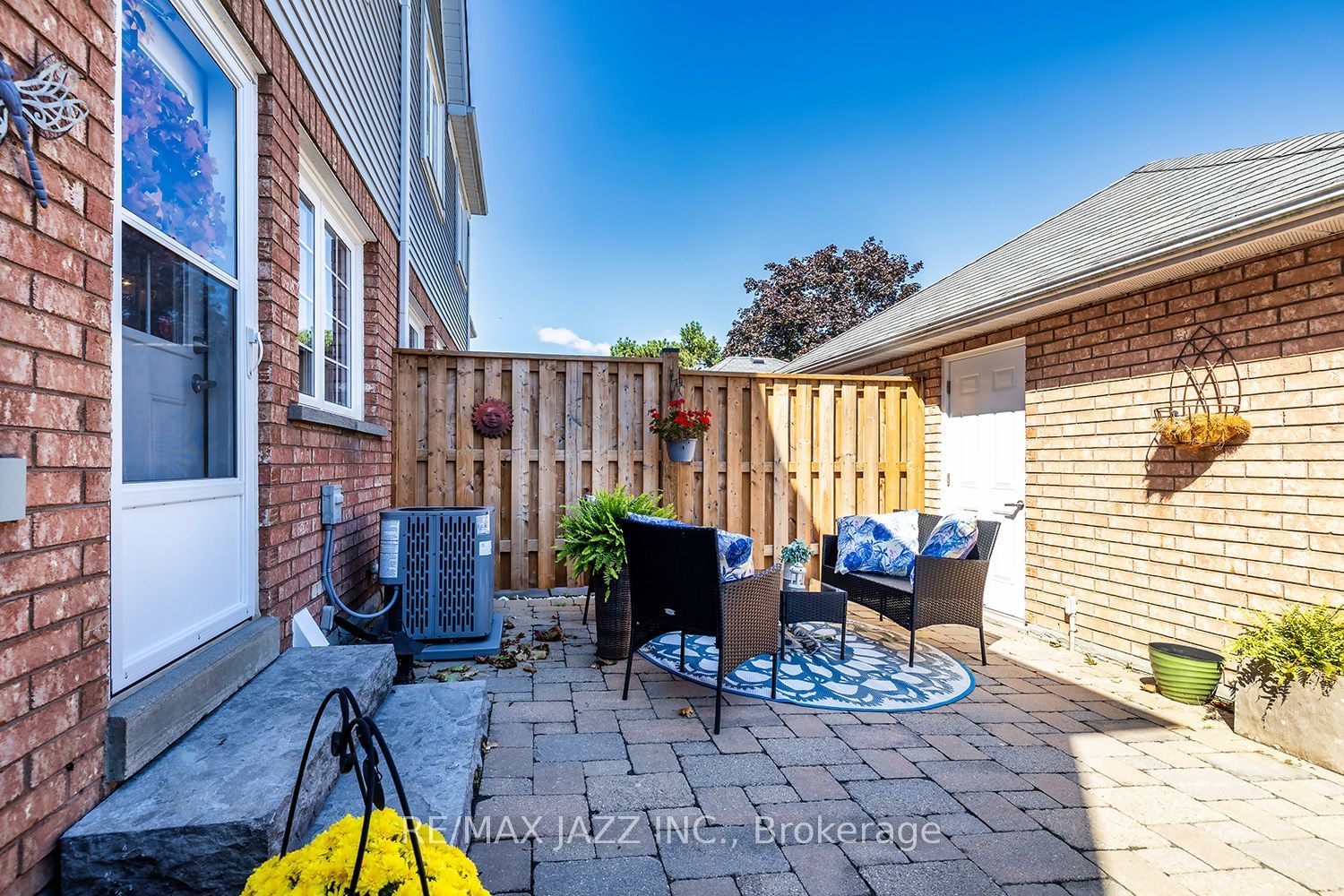 10 Bassett Blvd Townhomes, Whitby, Toronto