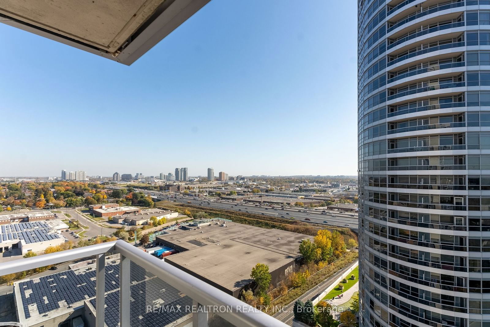 151 Village Green Sq, unit 2102 for sale