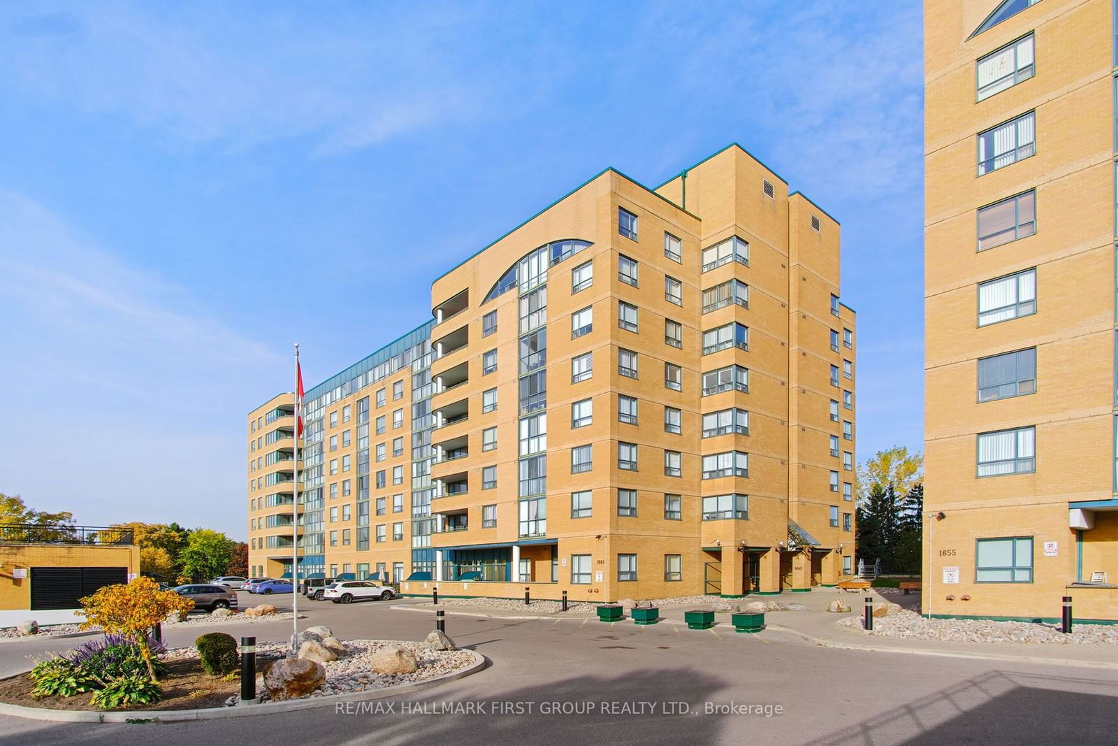 1665 Pickering Pkwy, unit 609 for sale