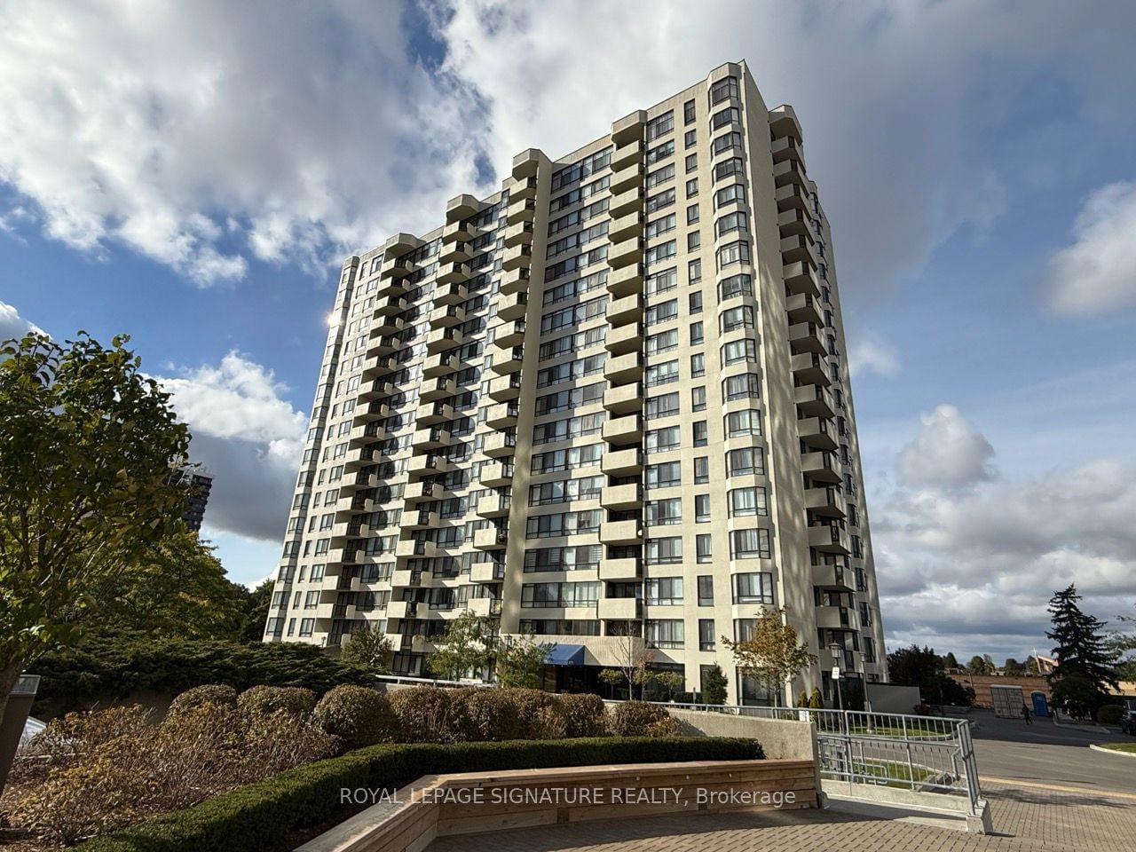 275 Bamburgh Circ, unit 212 for sale