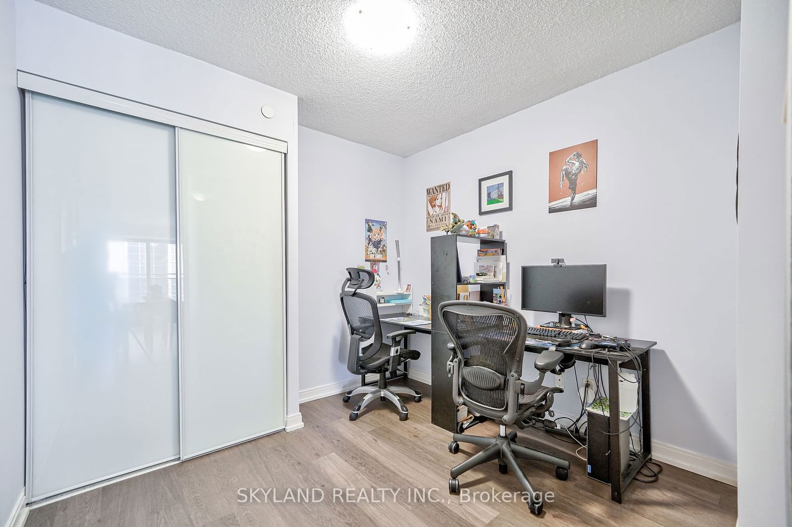 255 Village Green Sq, unit 2204 for sale