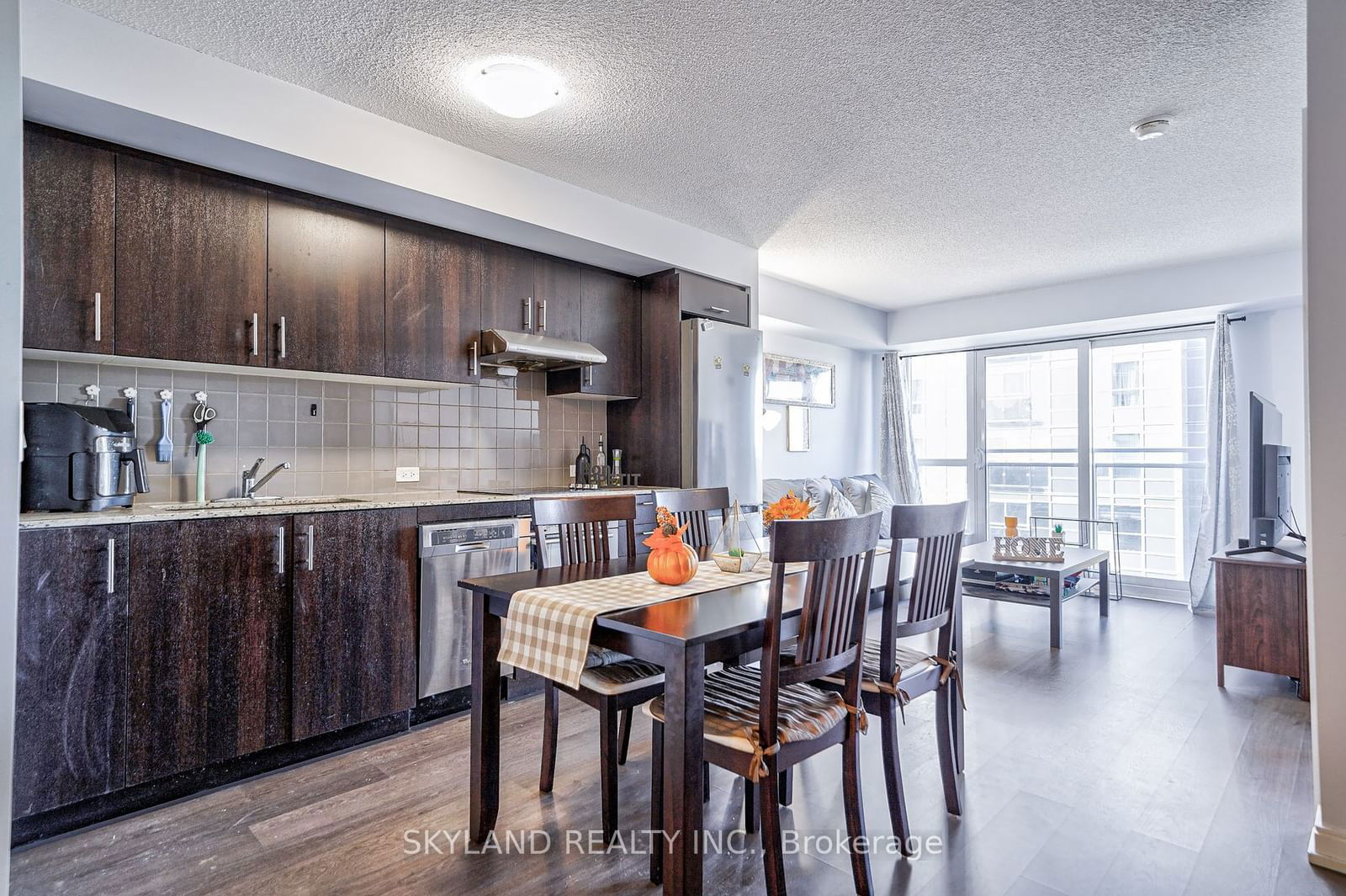 255 Village Green Sq, unit 2204 for sale