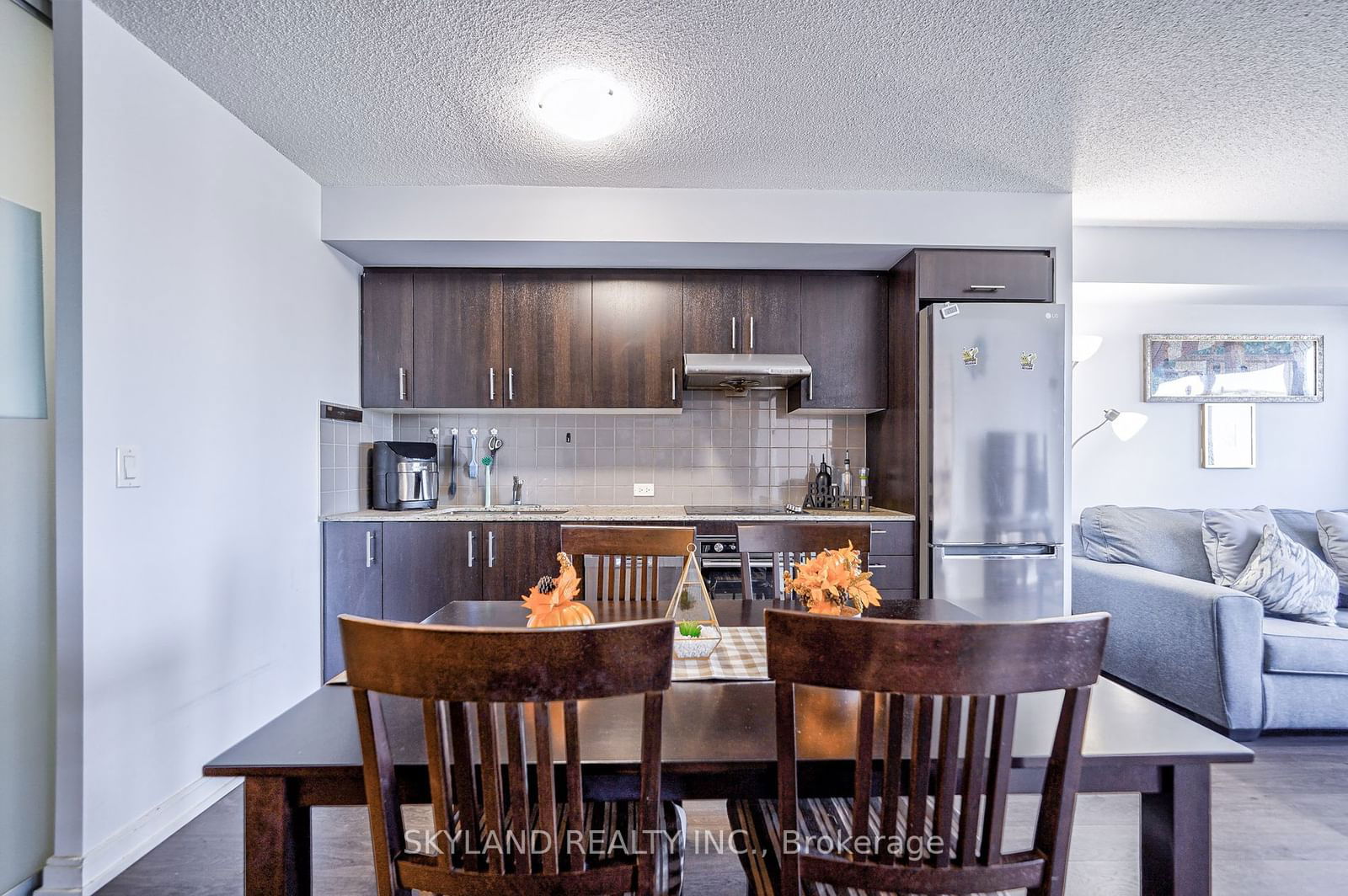 255 Village Green Sq, unit 2204 for sale