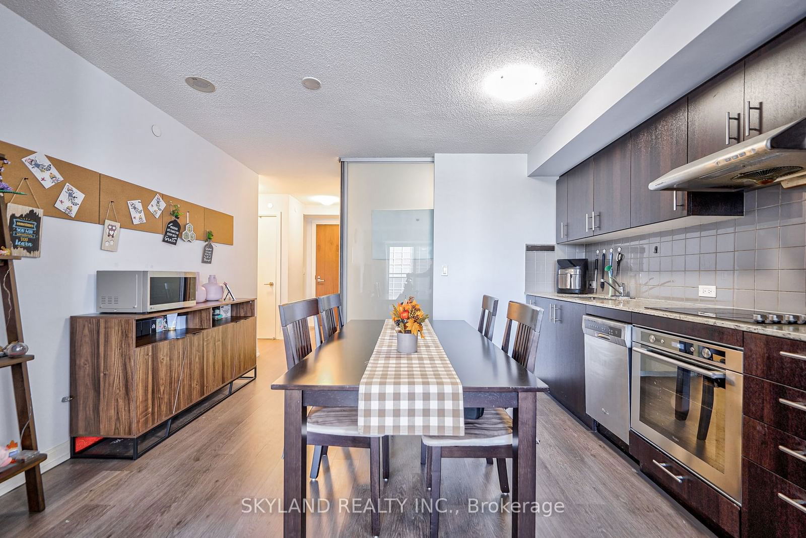 255 Village Green Sq, unit 2204 for sale