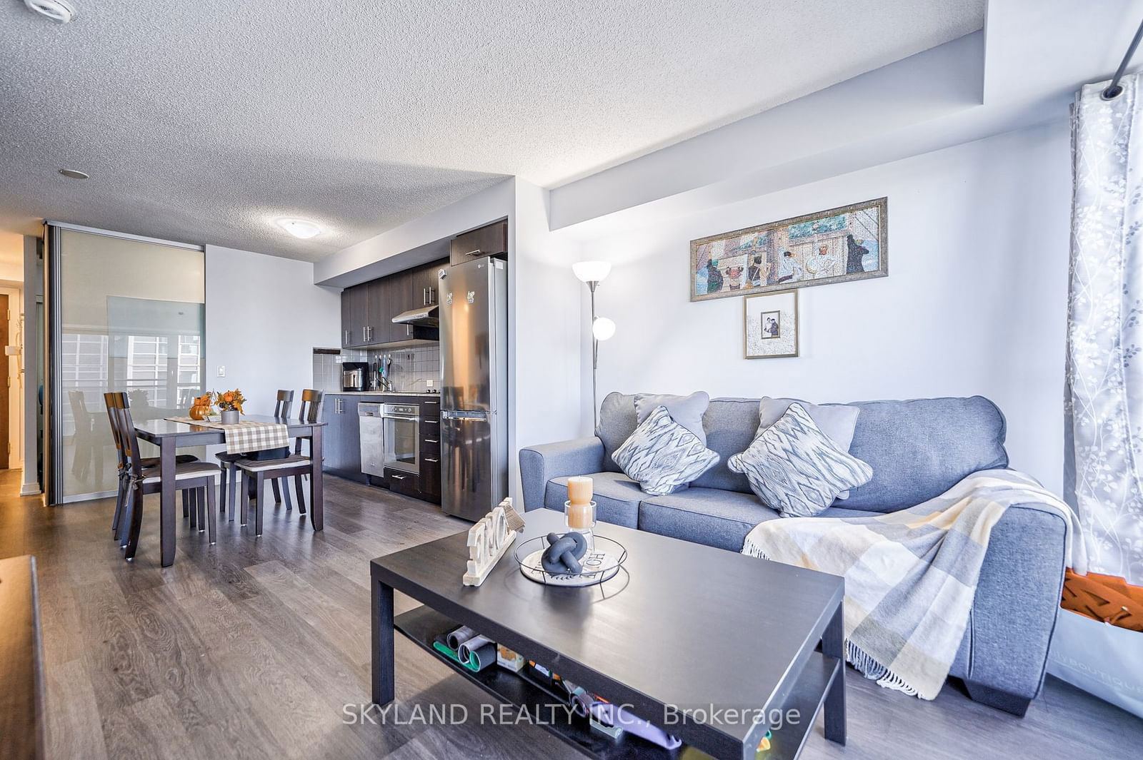 255 Village Green Sq, unit 2204 for sale