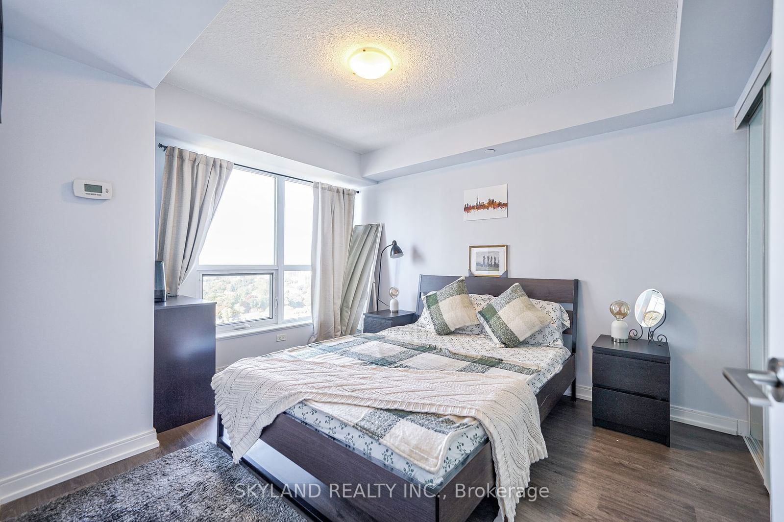 255 Village Green Sq, unit 2204 for sale