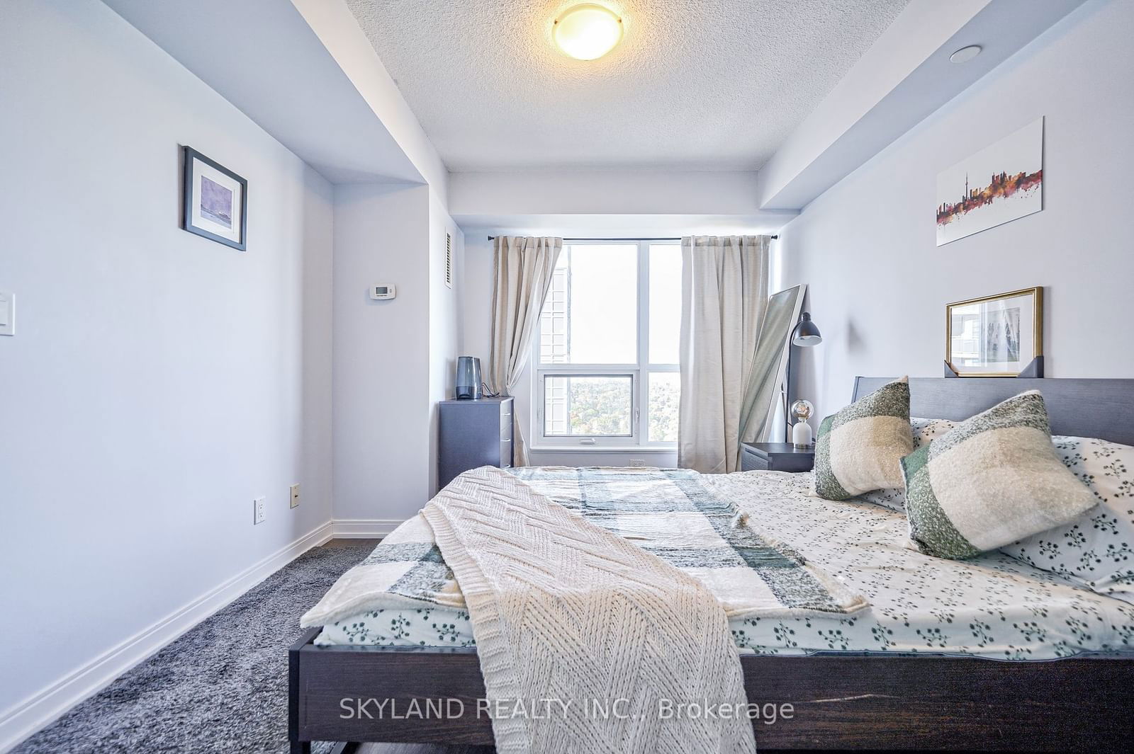 255 Village Green Sq, unit 2204 for sale