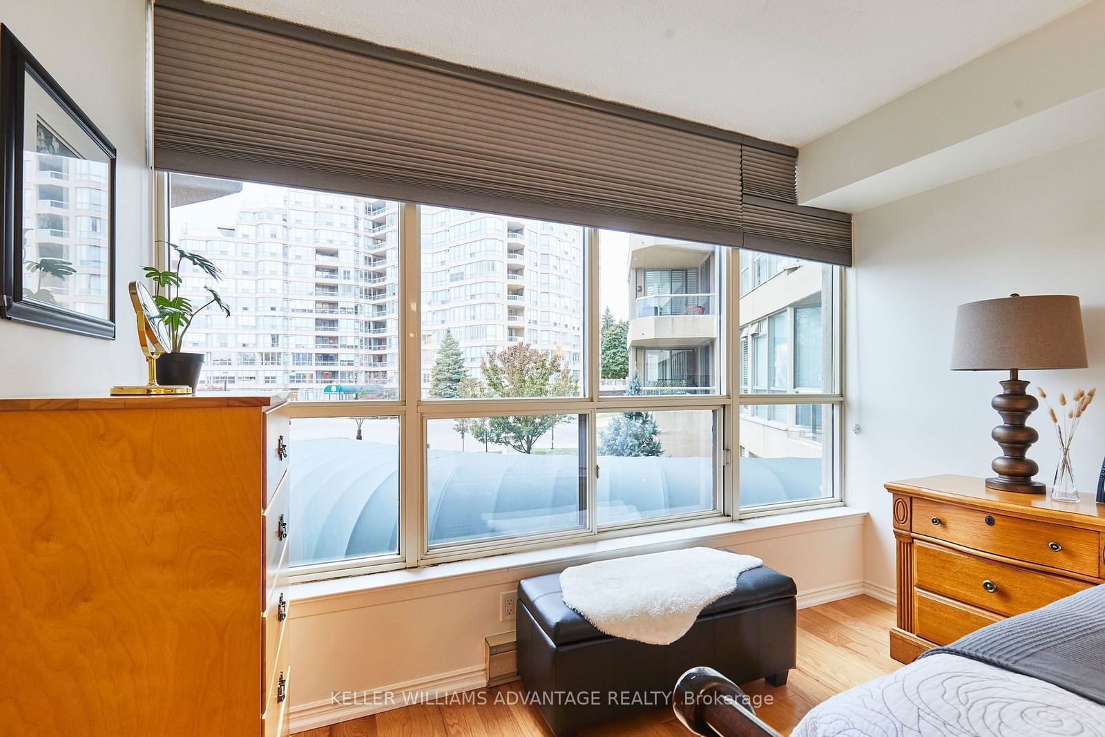 20 Guildwood Pkwy, unit 210 for sale