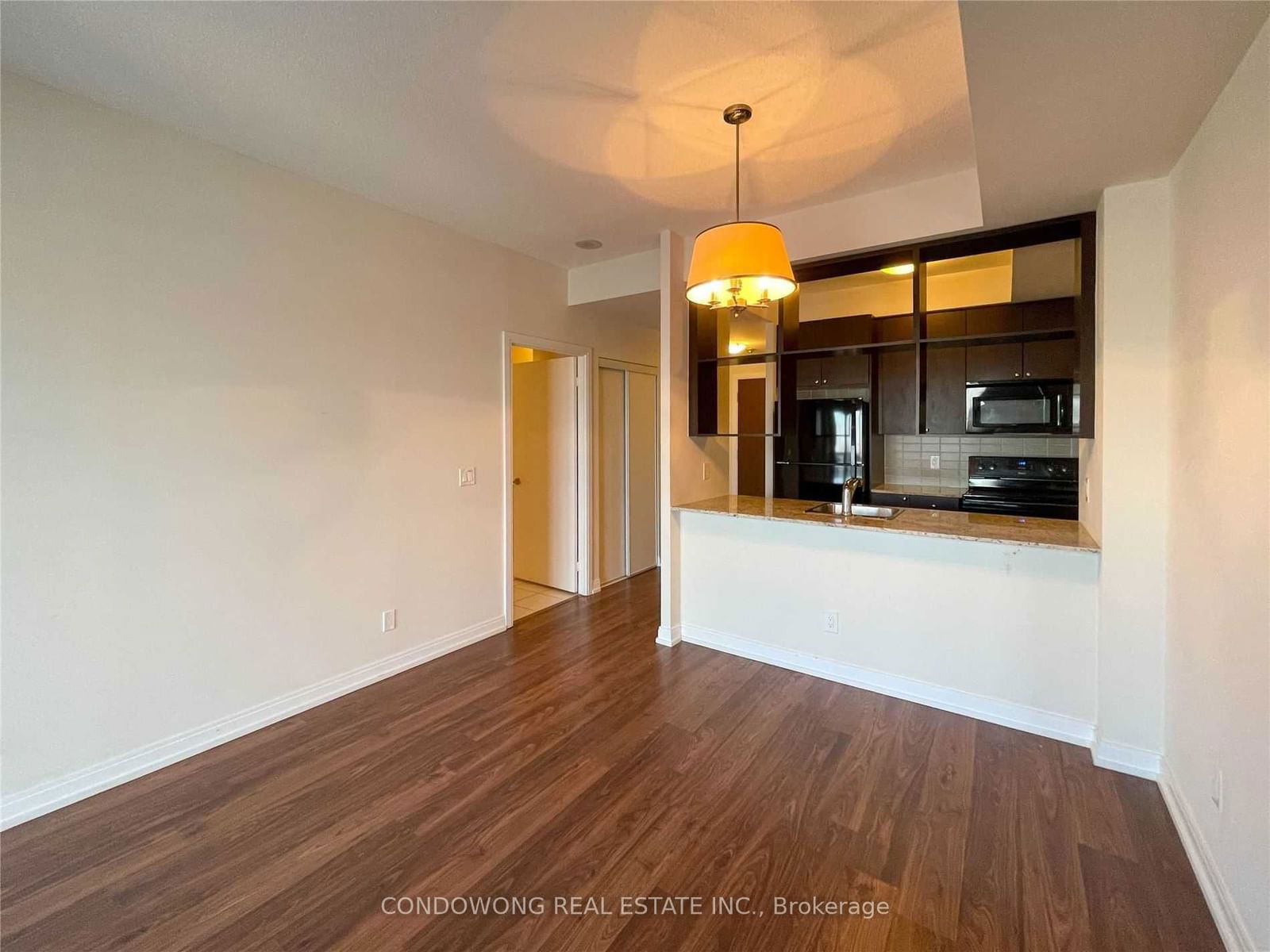 181 Village Green Sq, unit 2221 for rent