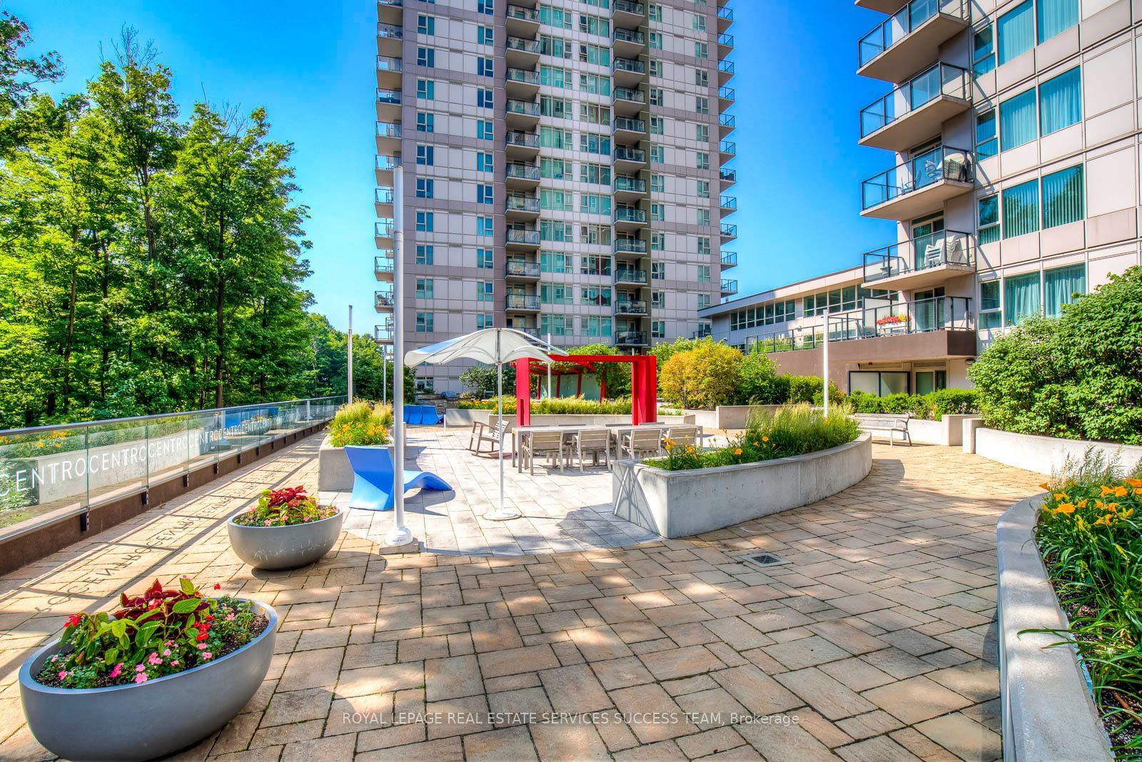 25 Town Centre Crt, unit 1205 for sale