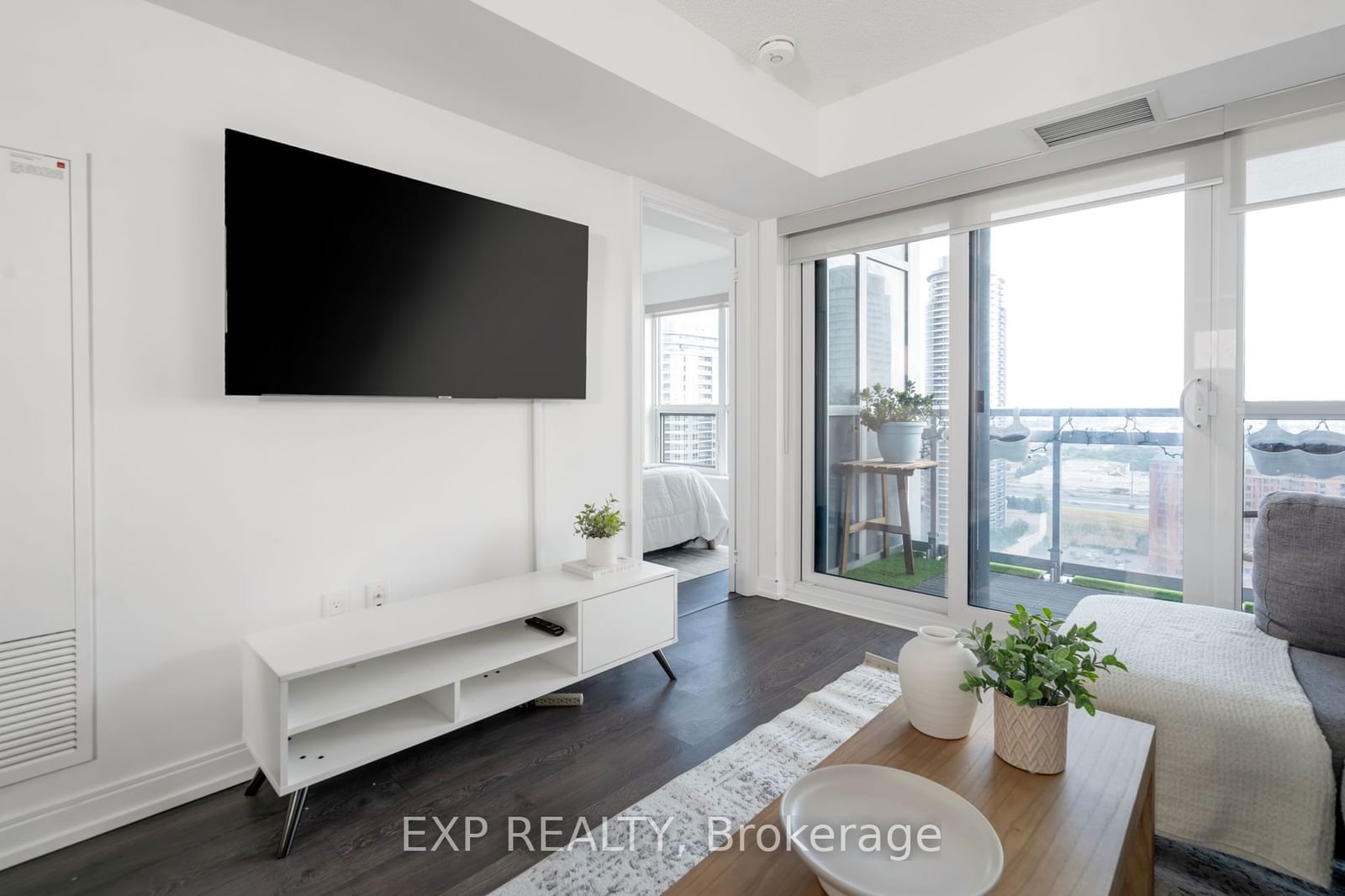 275 Village Green Sq, unit 2124 for sale