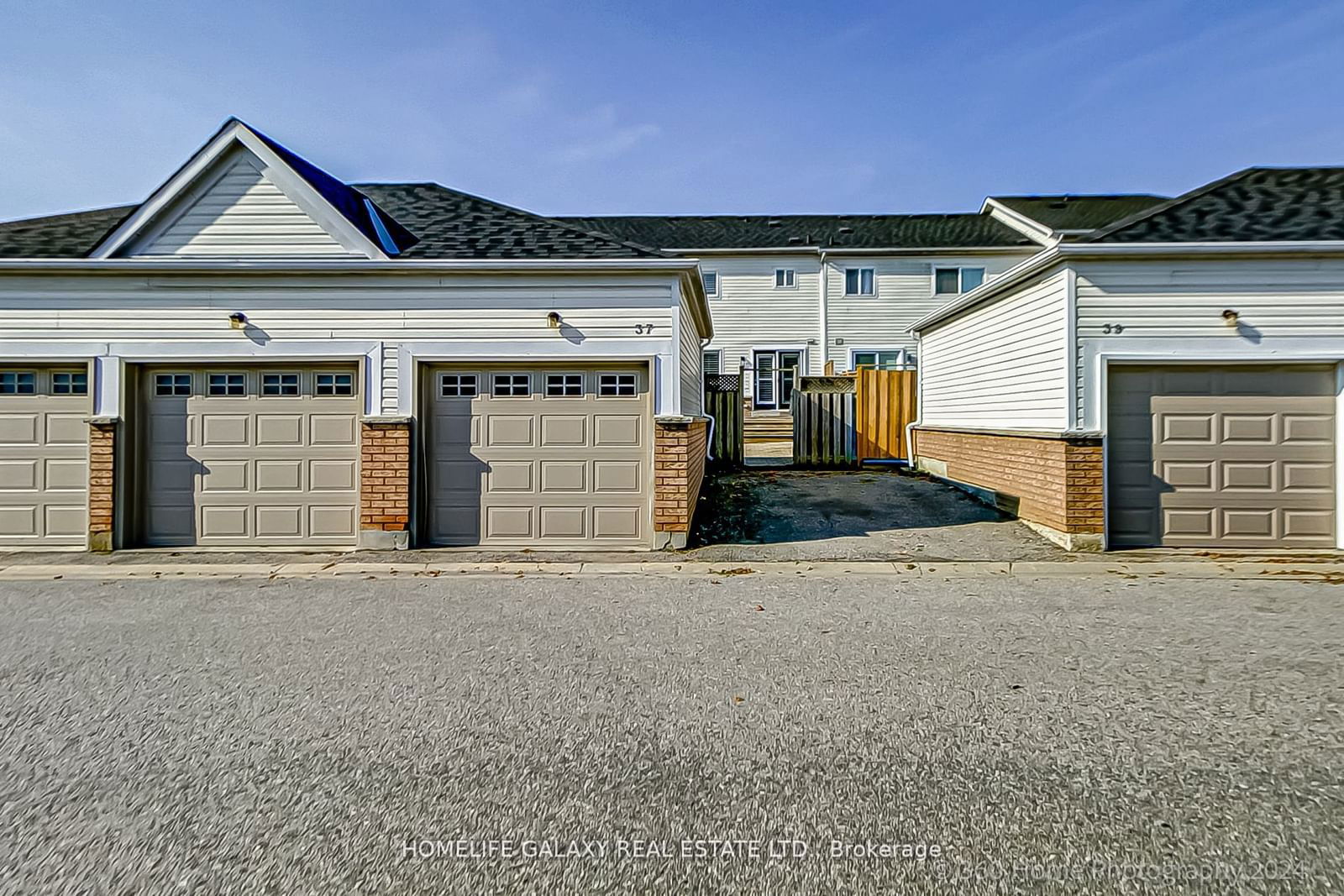 Bayside Gate Townhomes, Whitby, Toronto