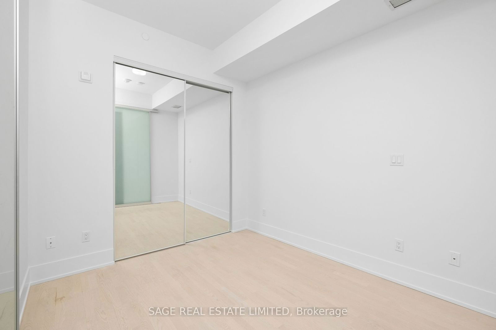 14 Dewhurst Blvd, unit 102 for sale